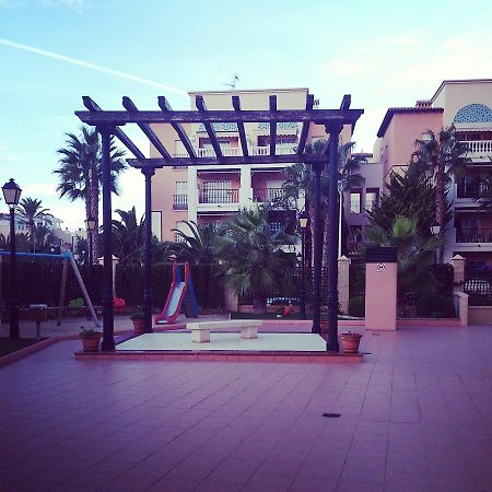 Апартаменты Apartamento Las Atalayas 3 Торевьиа Экстерьер фото